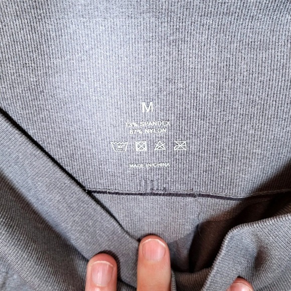 NVGTN Gray Seamless Contour Leggings Size M Scrunch Gym Fitness Athleisure - Picture 4 of 7